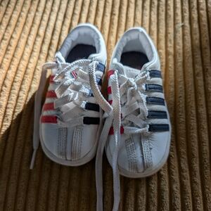 K-Swiss Kids White Sneakers with Red and Navy Stripes